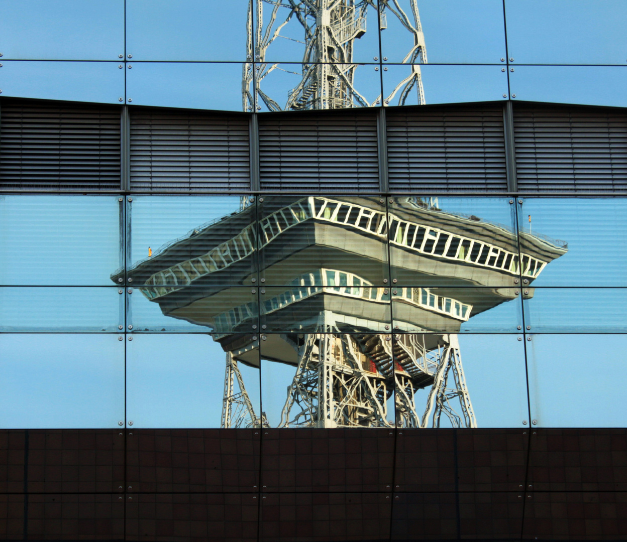 Funkturm Spiegelung