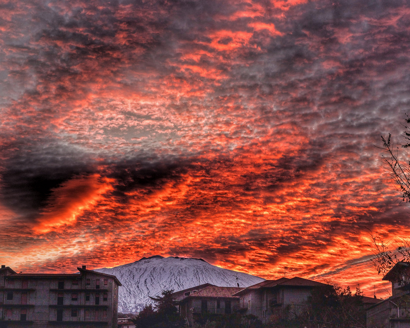 Fuoco e nuvole