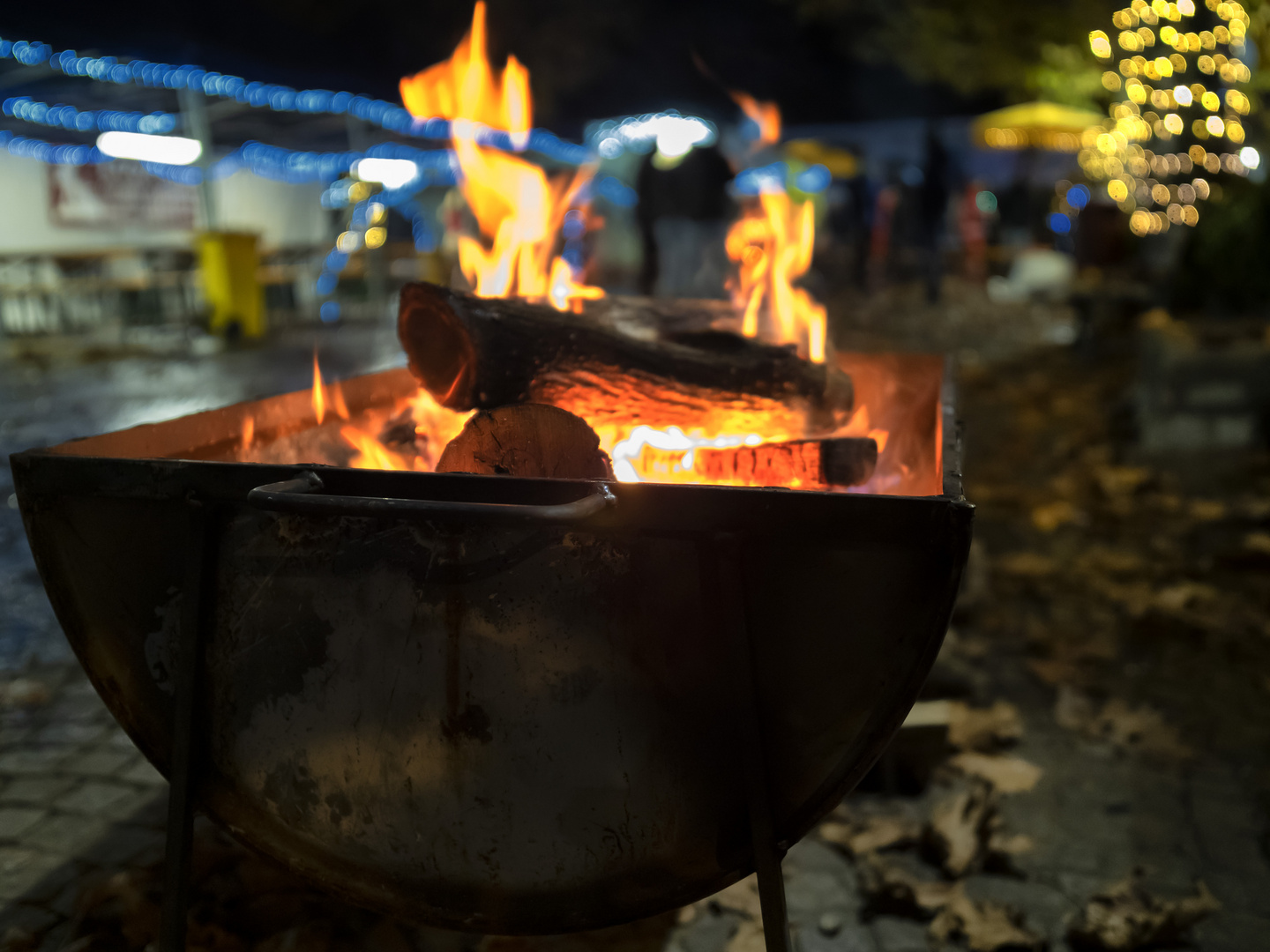 Fuoco nel mercatino