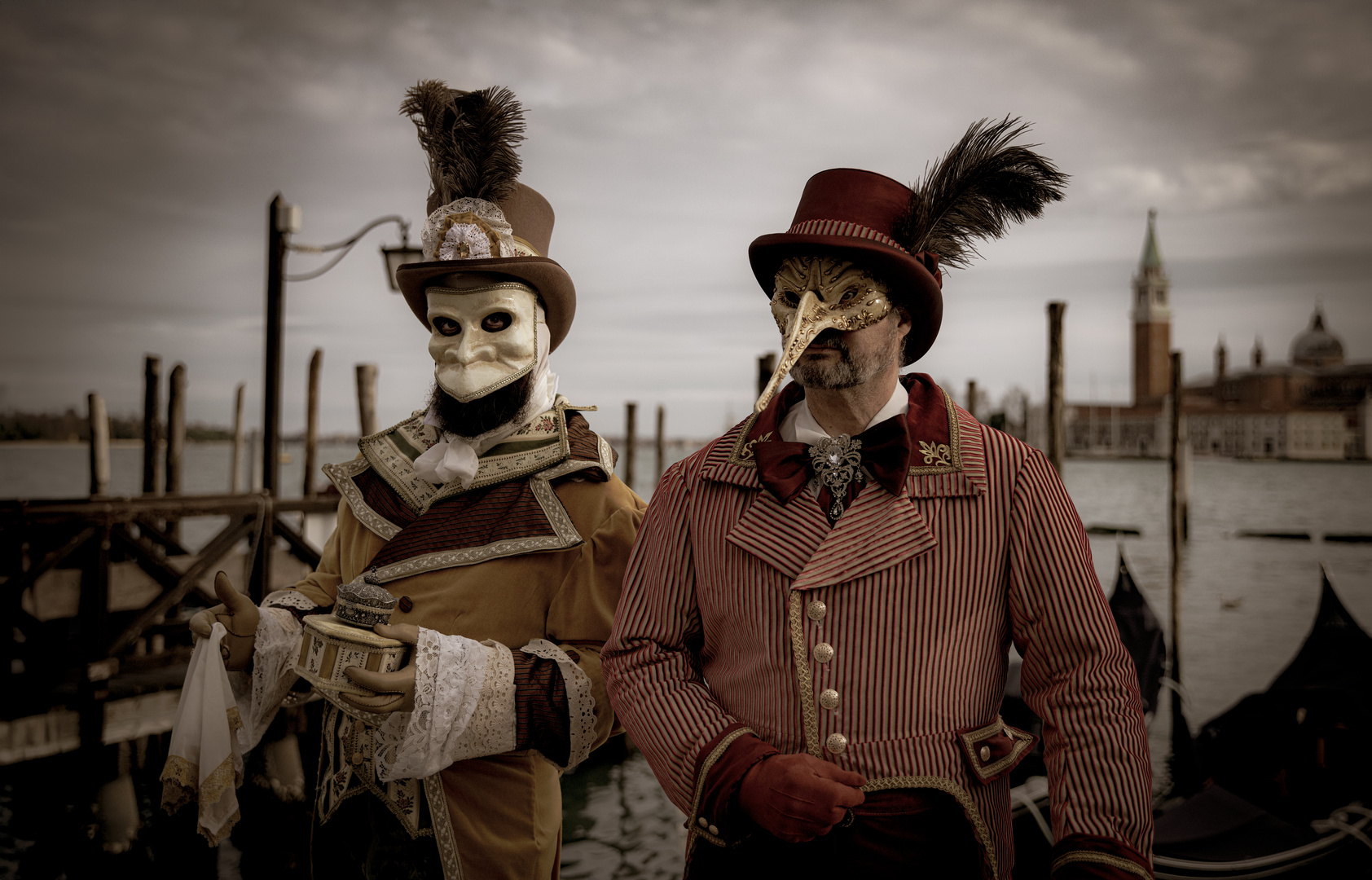 ......fuori tempo Carnevale di Venezia ..... . ......Out of time Venice Carnival .....