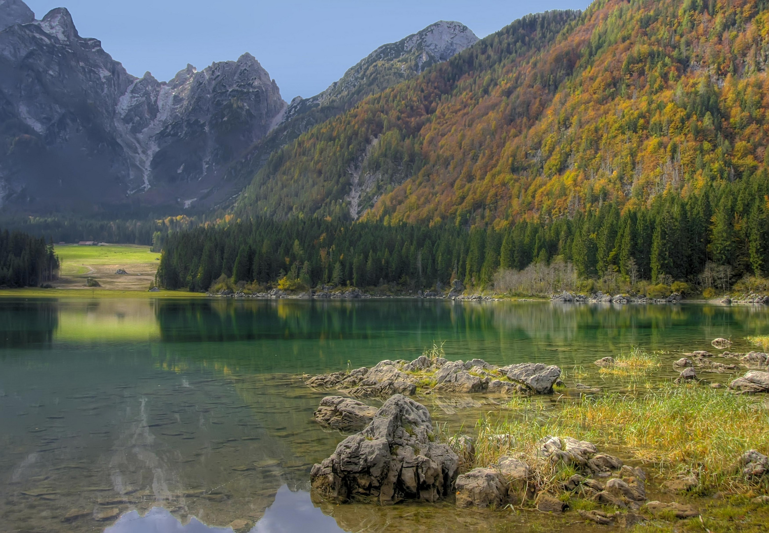 Fusine - See im Herbst