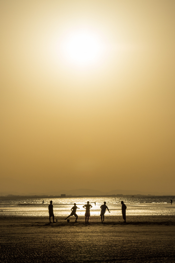 Fußball am Strand