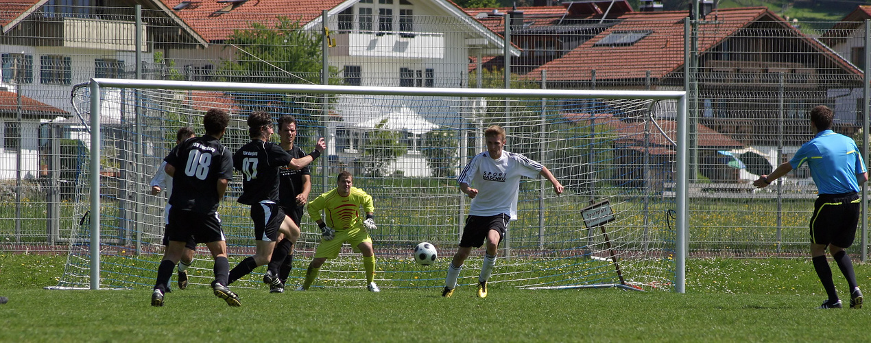 "Fußball bei Burgberg im Allgäu 6 Serien-Ende"