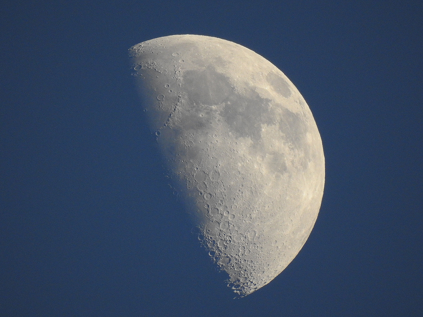 Fußball - Halb - Mond