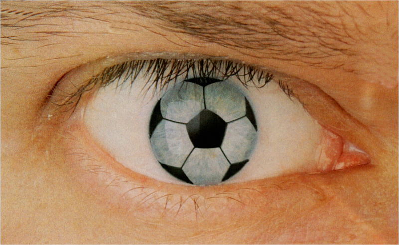 fussball im auge