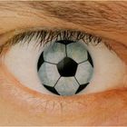 fussball im auge