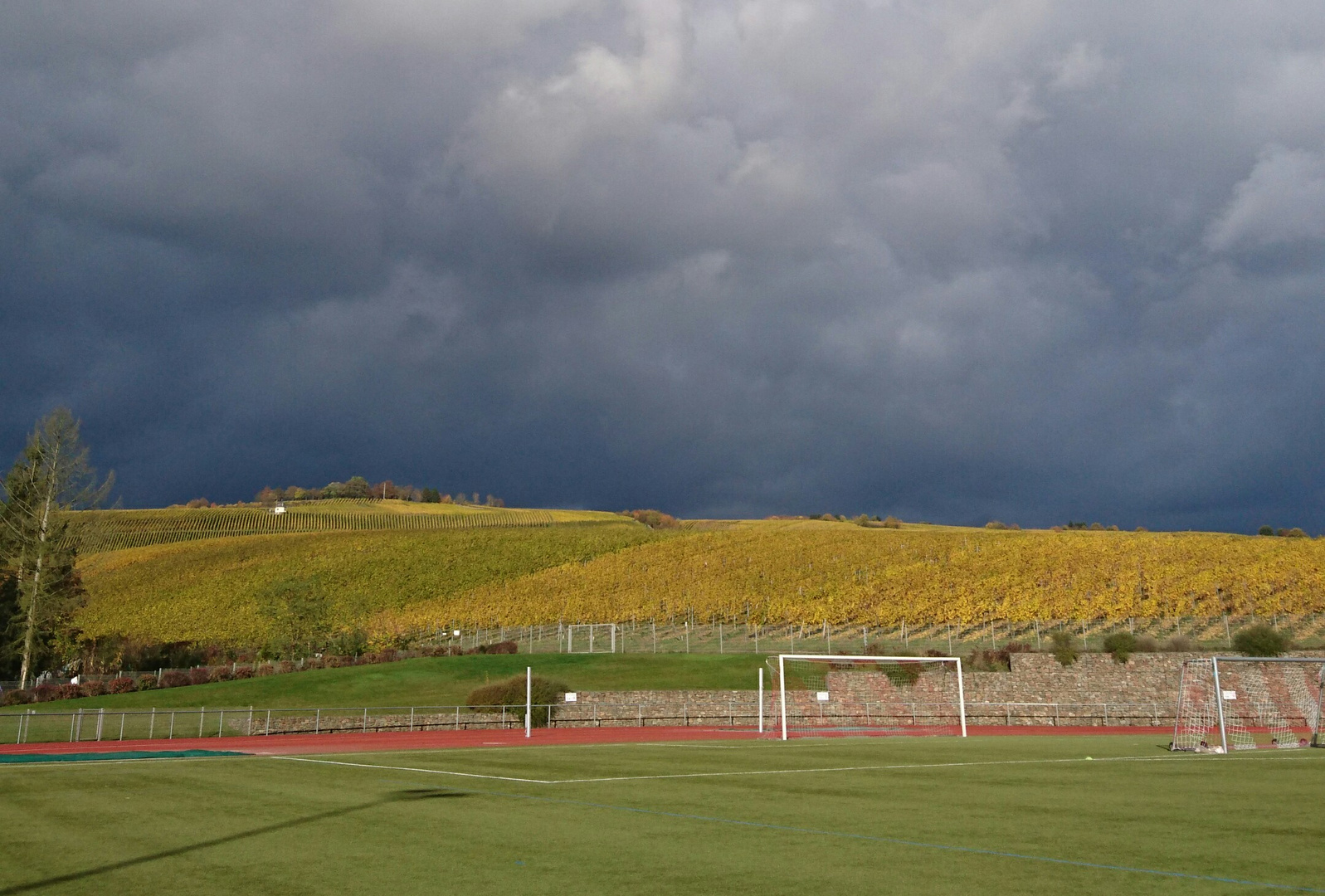 Fussball - Wein - Weltuntergang...