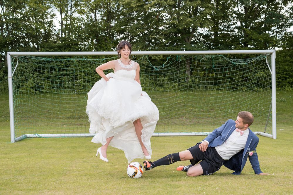 Fußballer Hochzeit Foto & Bild fußball, hochzeit, braut Bilder auf