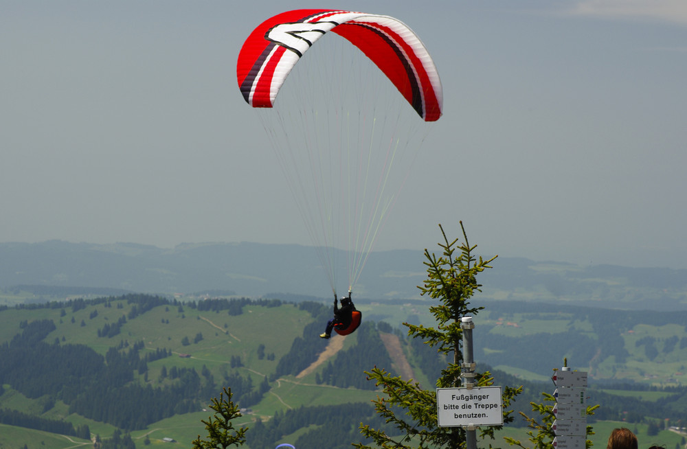 Fußgänger bitte die Treppe benutzen