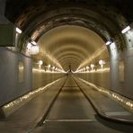 Fussgänger Elbtunnel