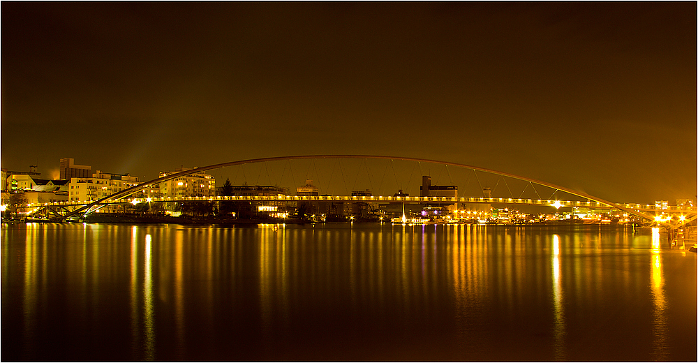 Fussgängerbrücke am Dreiländereck CH, D, F