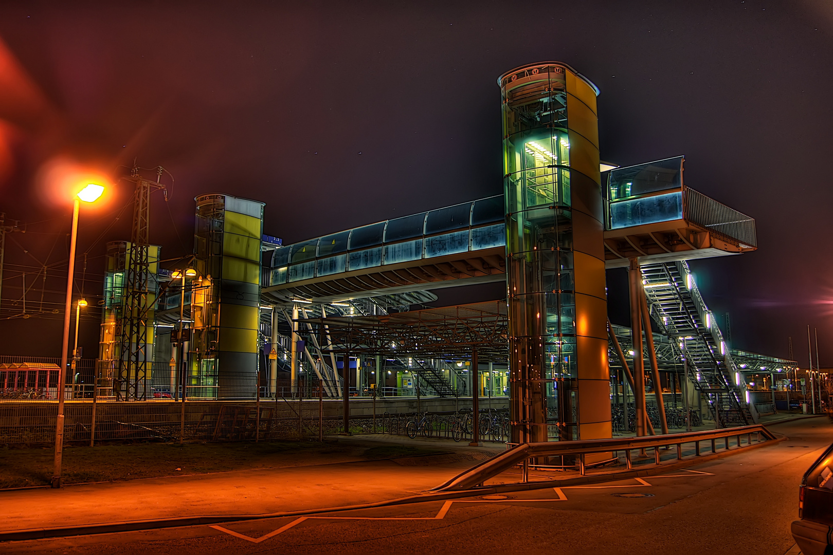 Fussgängerbrücke am Wiesloch-Walldorfer Bahnhof HDR