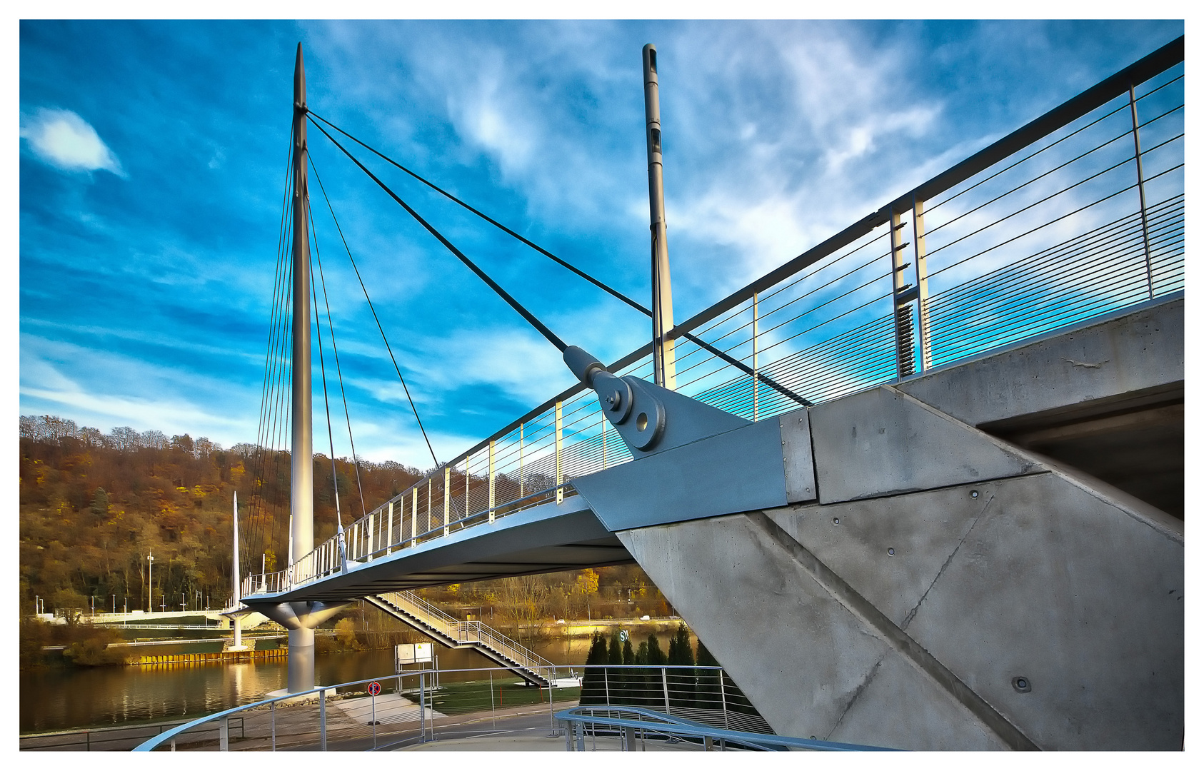 Fussgängerbrücke Hassmersheim/Neckar