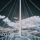 Fußgängerbrücke im Hafen von La Spezia, Italien