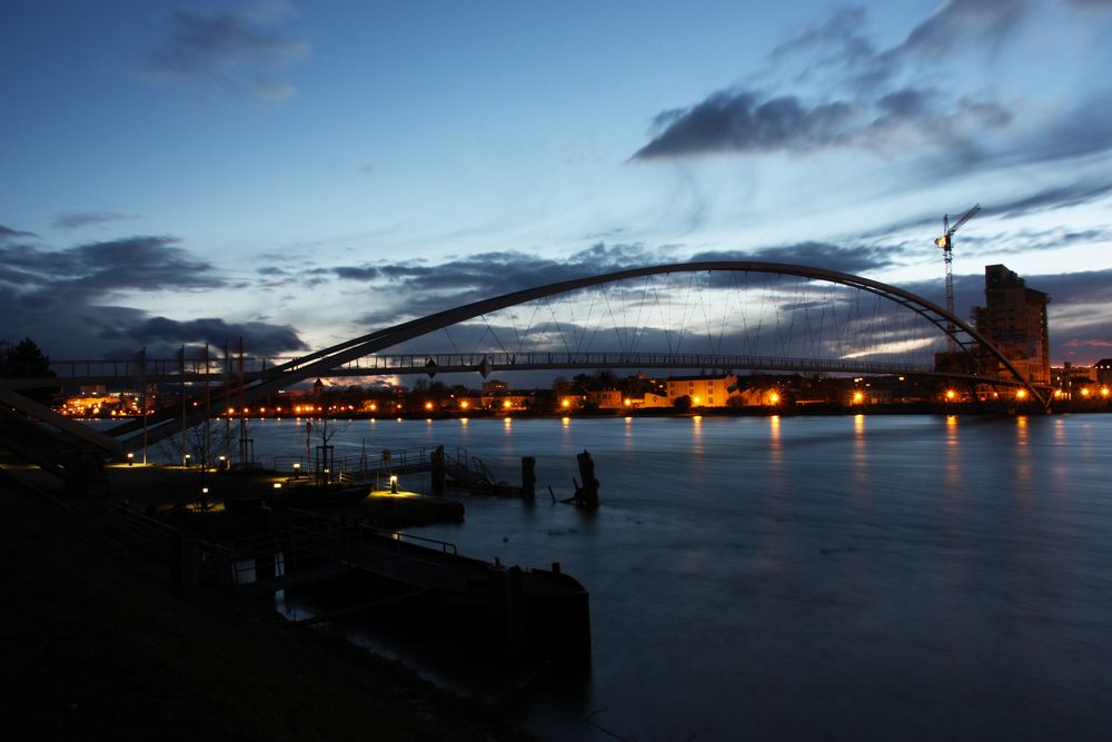 Fussgängerbrücke in Friedlingen