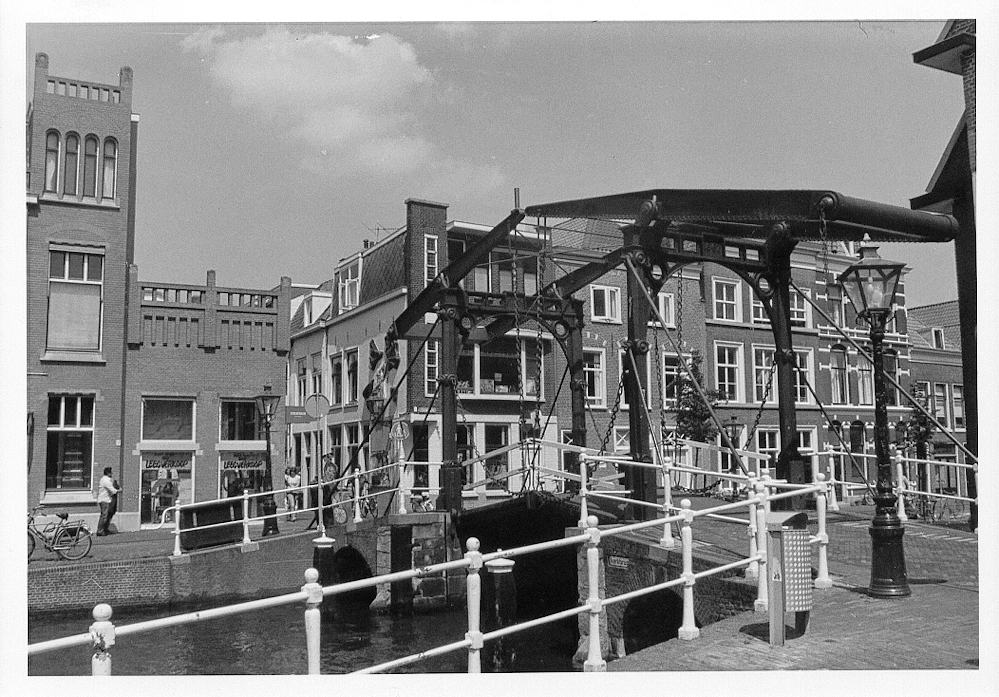 Fußgängerbrücke in Leiden, NL