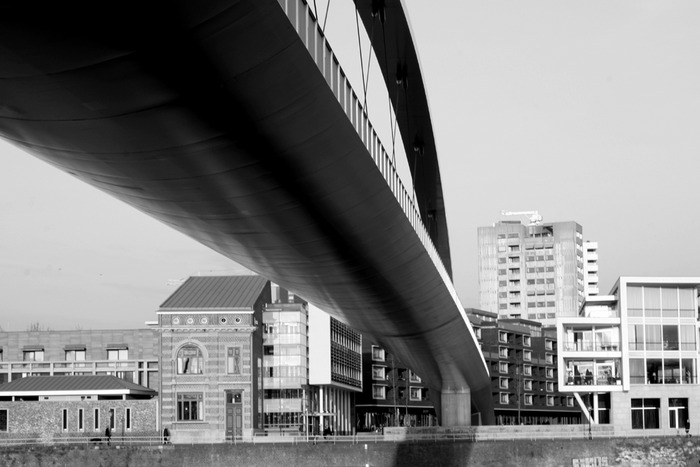 Fußgängerbrücke-Maastricht-sw