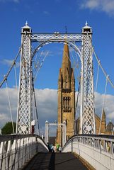 Fußgängerbrücke über den River Ness in Schottland