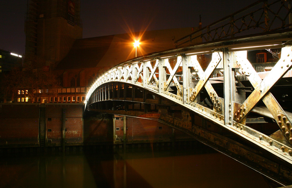 Fußgängerbrücke über den Zollkanal