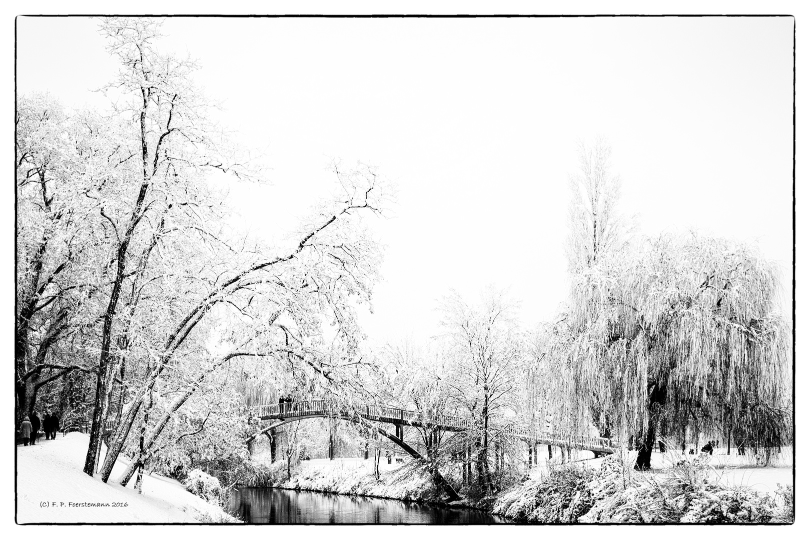 Fußgängerbrücke über die Nidda