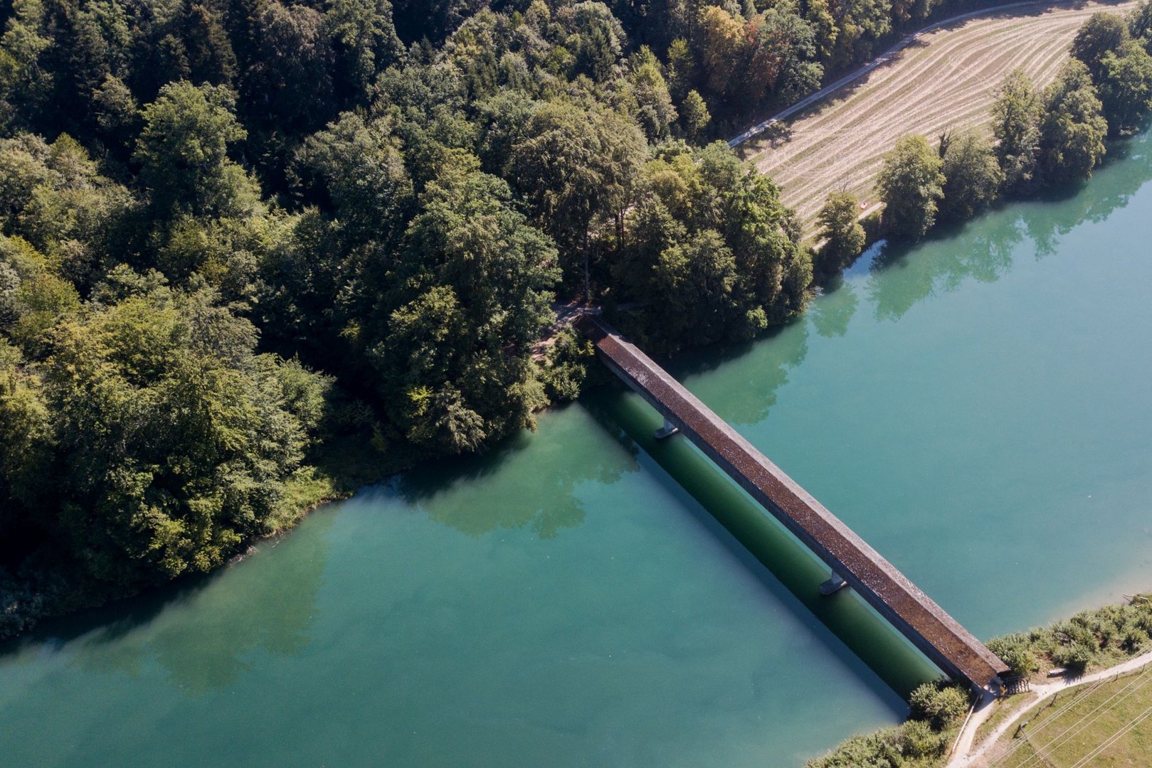 Fussgängerbrücke über die Reuss