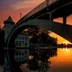 Fußgängerbrücke zur Insel der Jugend zum Sonnenaufgang