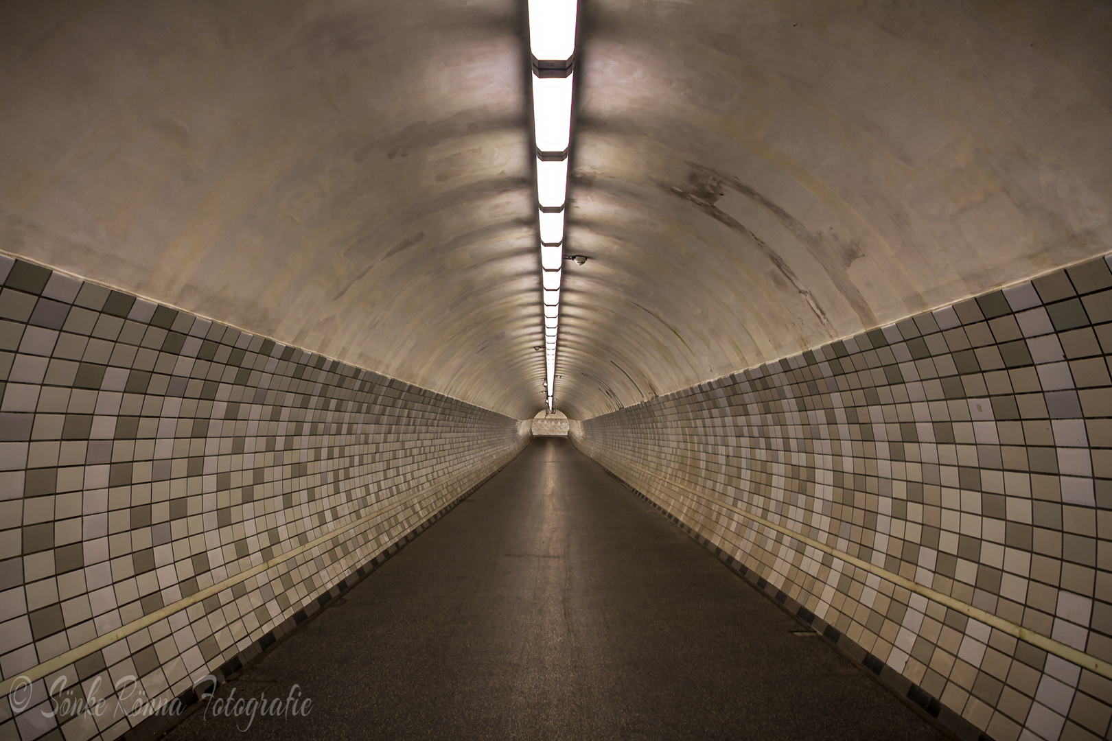 Fußgängertunnel unter dem Nord- Ostsee- Kanal in Rendburg