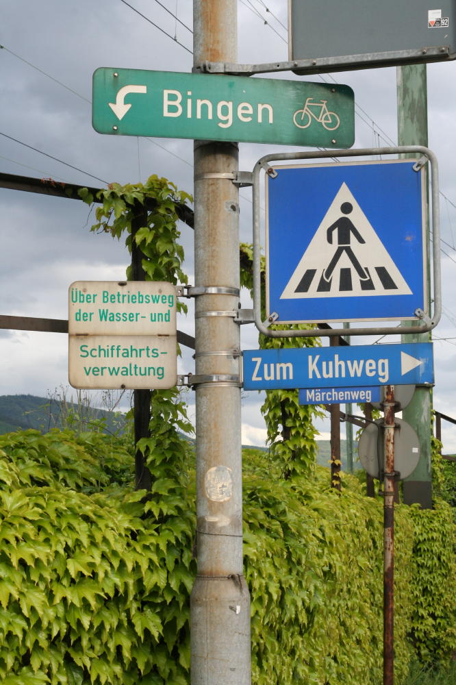 Fussgängerüberweg zum Märchenweg