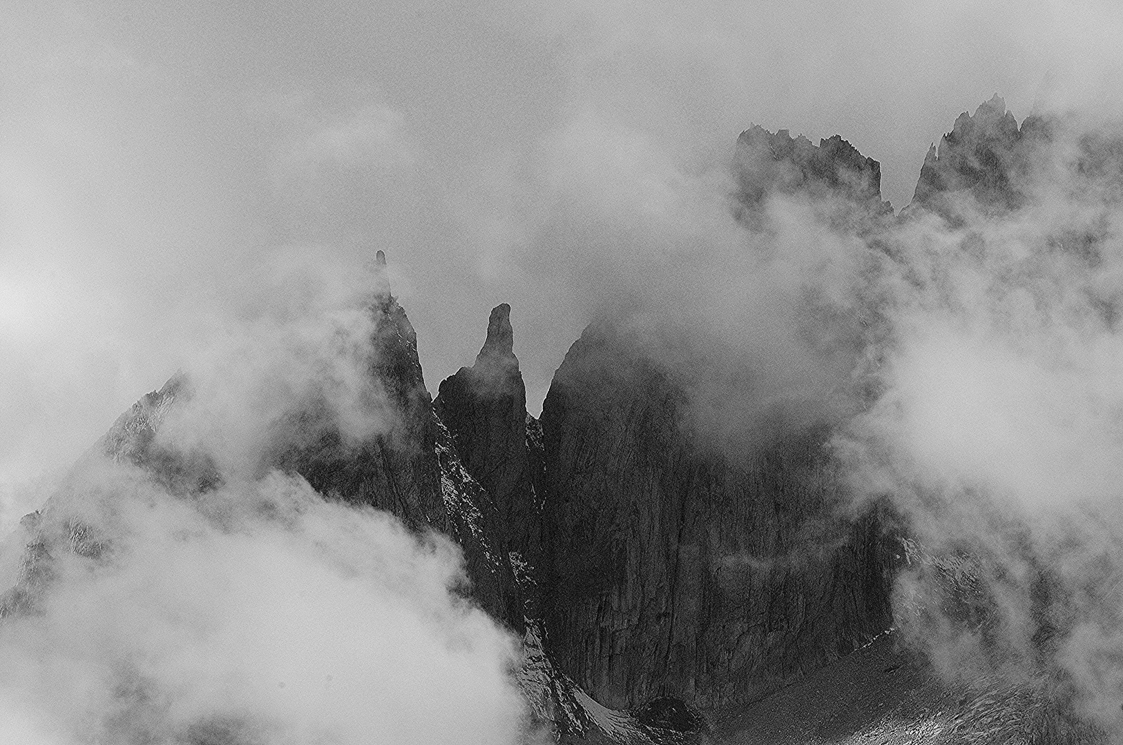 Fusshörner im Nebel 2