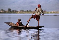 Fussruderer am Inle See