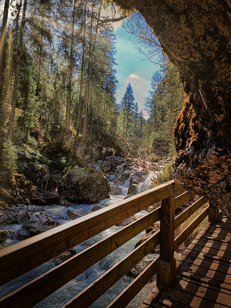 Fußweg durch den Zauberwald am Hintersee, Berchtesgadener Land / Bayern