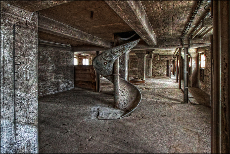 Futtermittelwerk an der Elbe_01