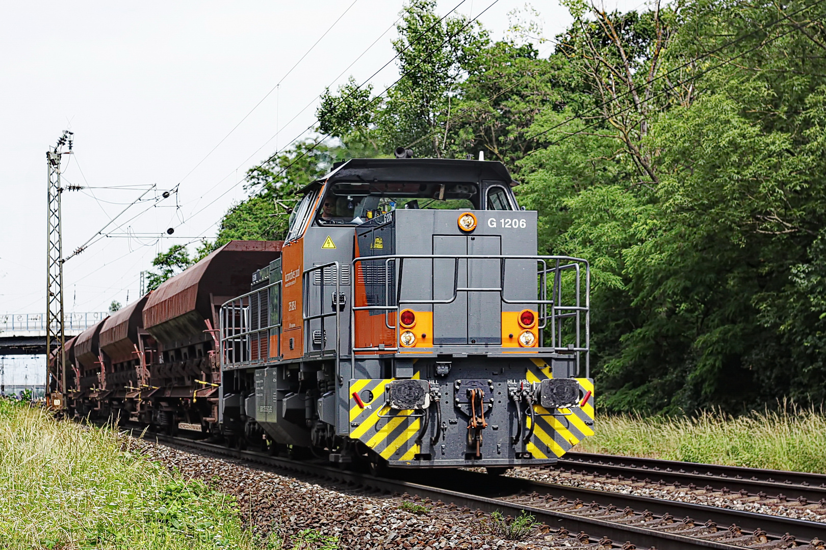 G 1206 Vossloh mit einem Ganzzug