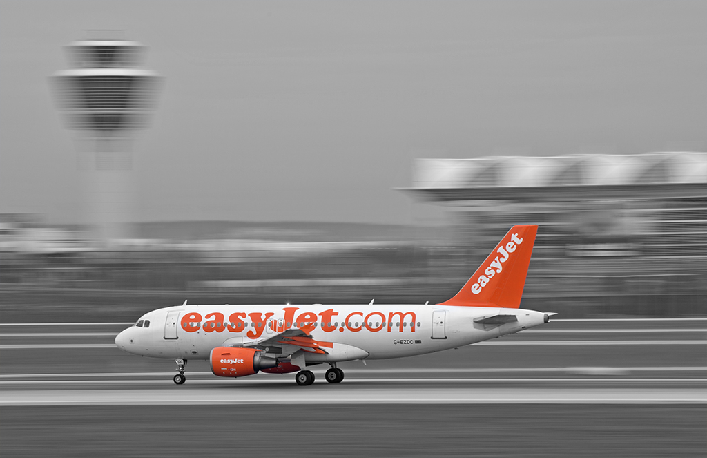 G-EZDC - easyJet - Airbus - A319