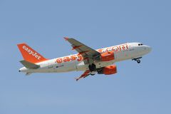 G-EZIS - easyJet Airbus A319-111