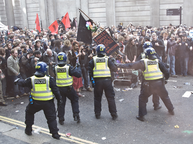 G20 RIOTS 2009_009