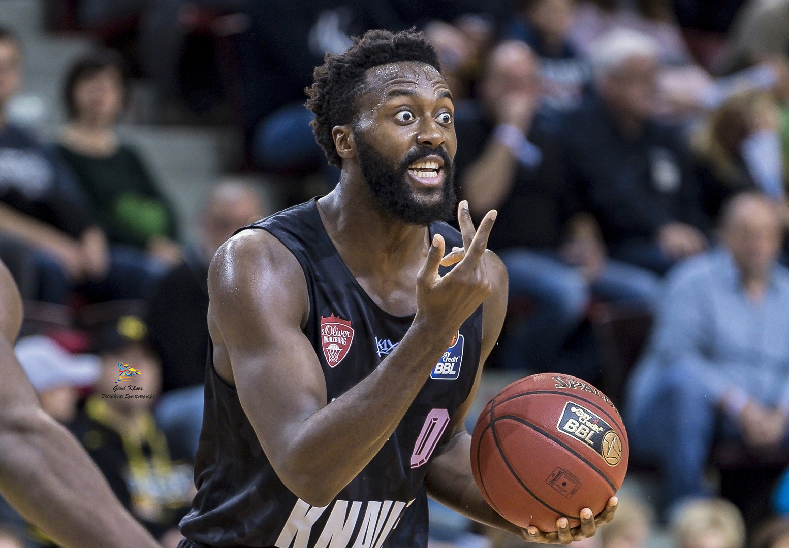 Gabriel Olaseni 2018/19 Foto & Bild sport, motive, basketball Bilder