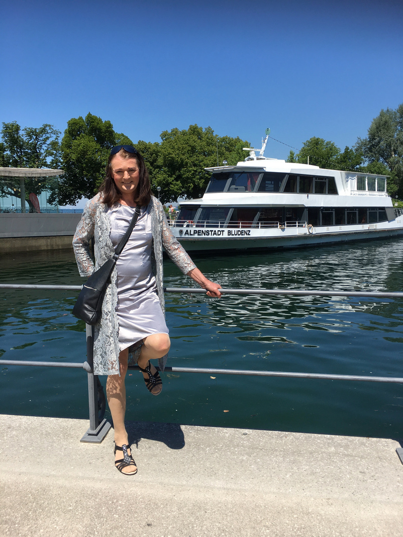 Gabriele Kleid im Nachtkleid in Bregenz