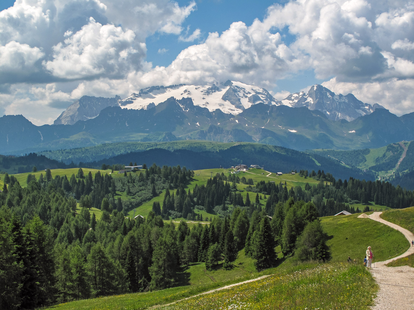 Gadertal Piz La Ila Blick Richtung Marmolada