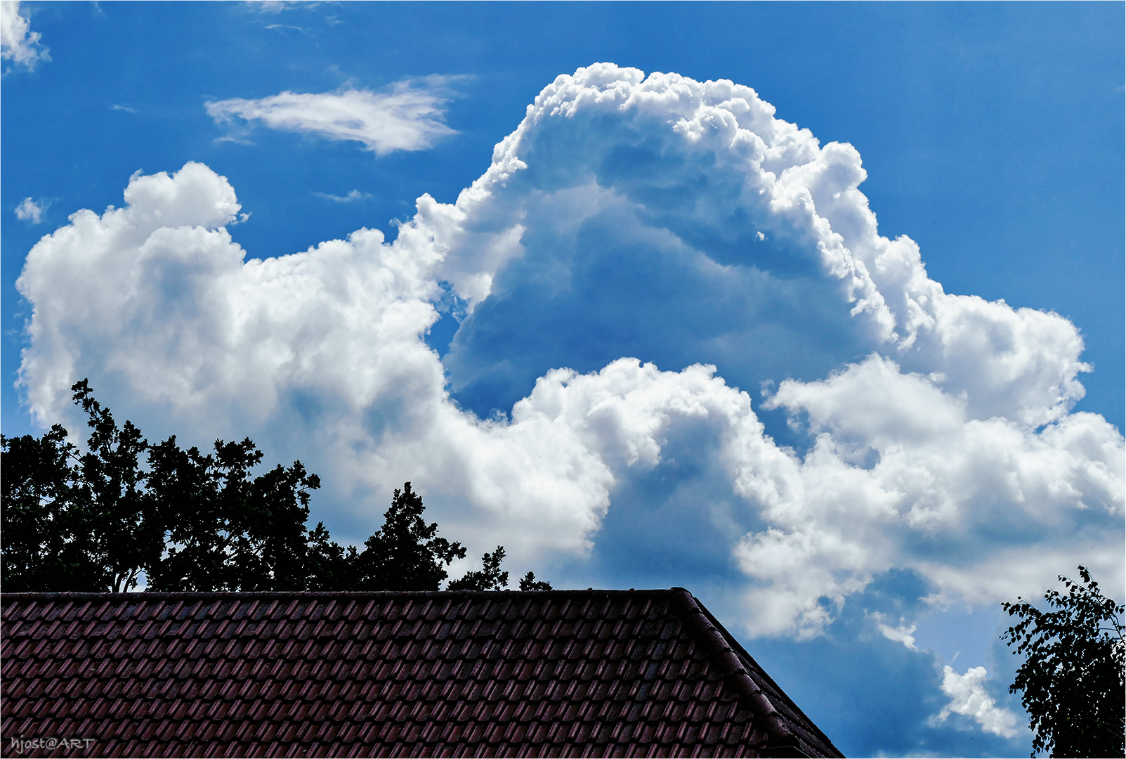 Gähnende Wolke …