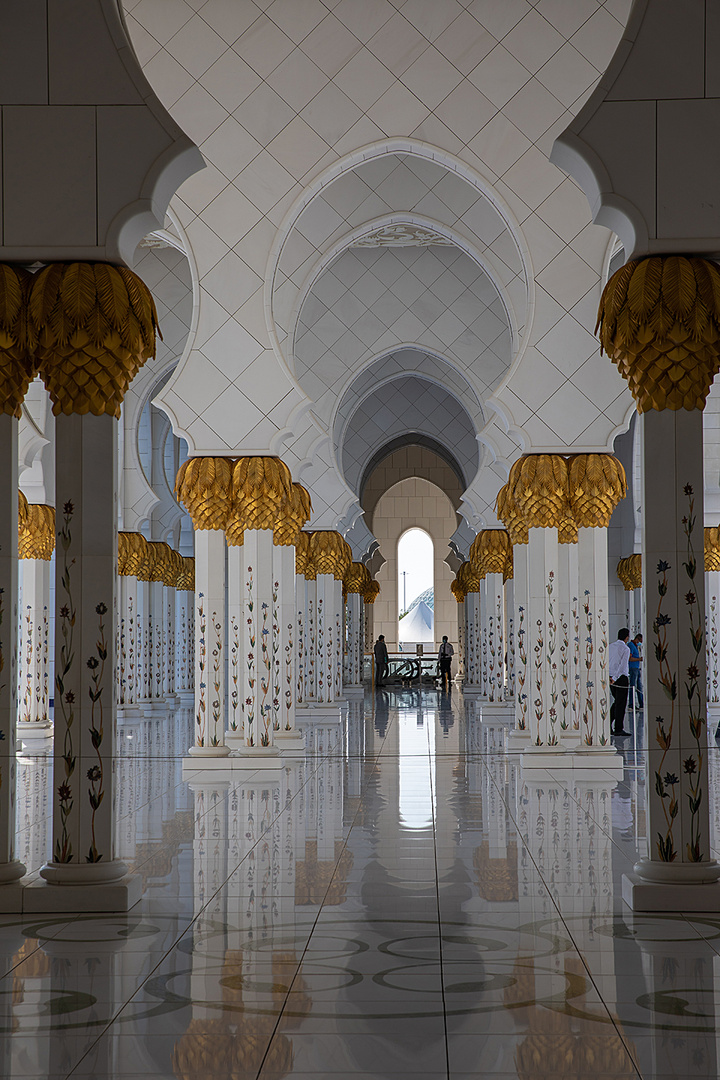 Gänge in der Sheik Zayed Moschee