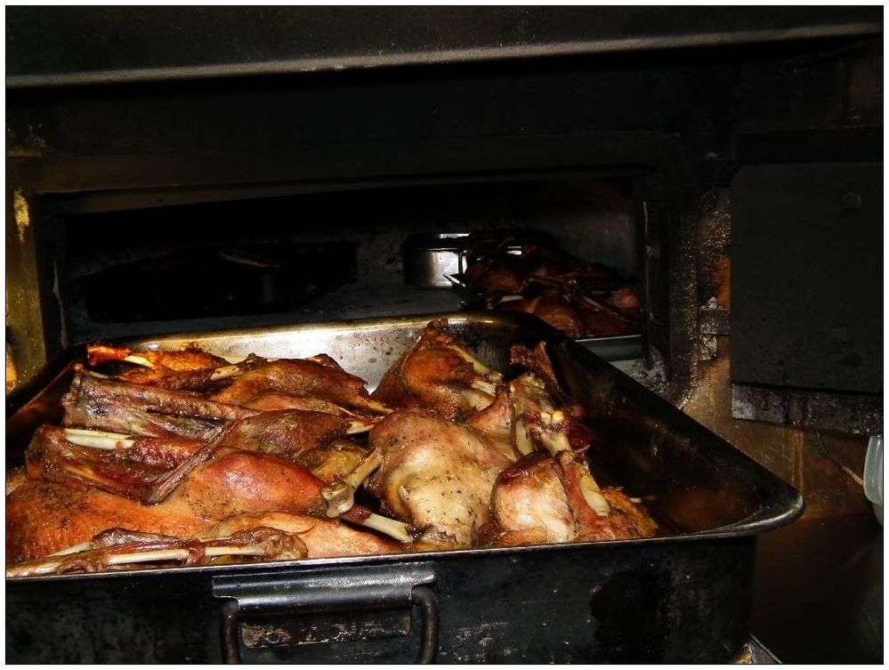 Gänsebraten aus dem Steinbackofen ...