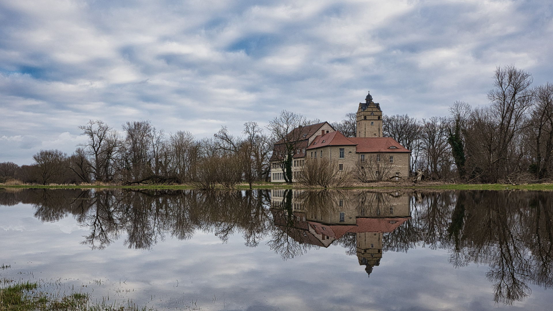 Gänsefurther Schloss im Spiegel