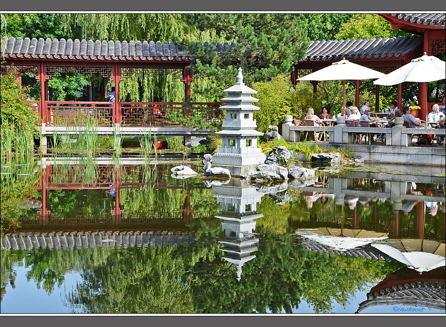 Gärten der Welt - Im Chinesischen Garten - Am Teepavillon