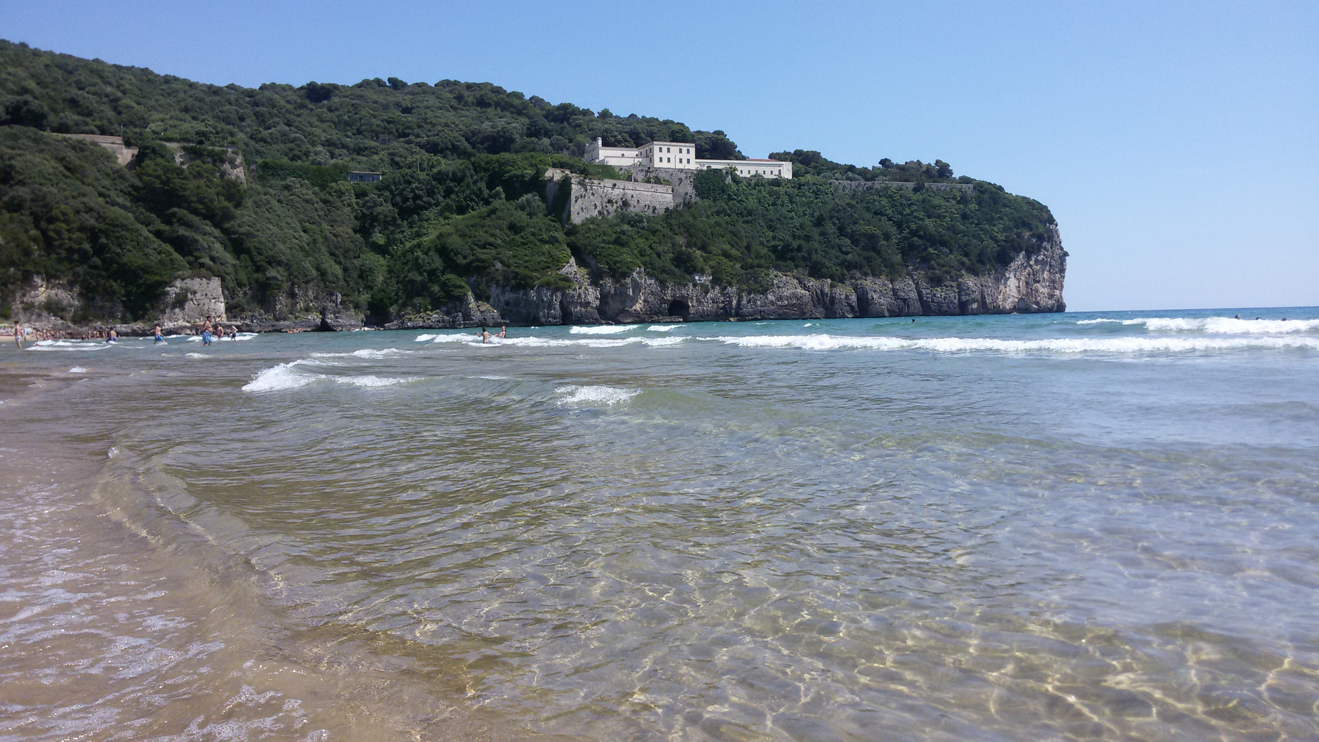 Gaeta: Santuario della "Montagna spaccata" da Serapo...