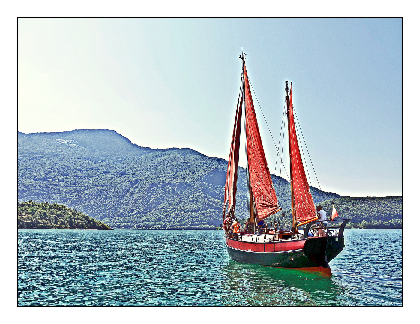 Gaffelkutter "La Vela Rossa" auf dem Comer See