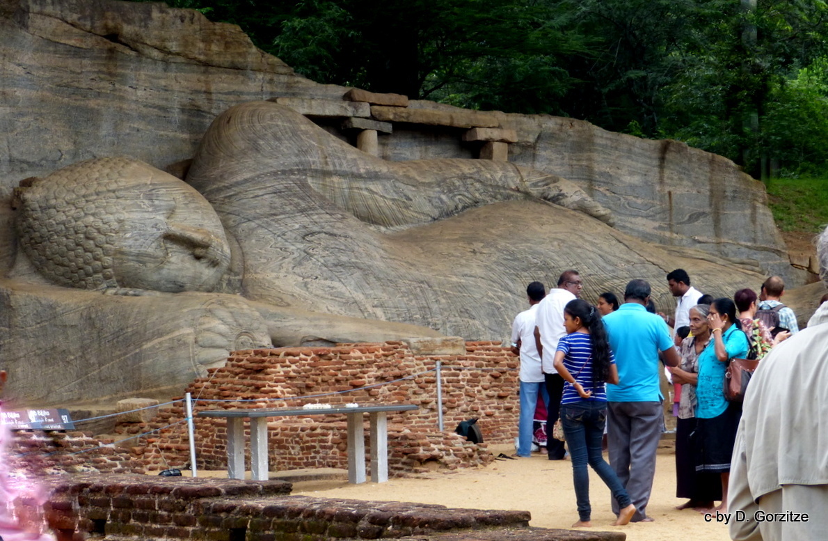 Gal Vihara - liegender Buddha !