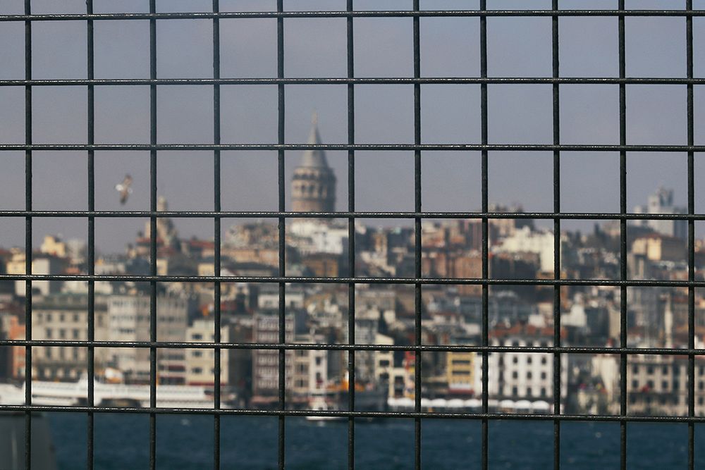 Galata hinter Gittern