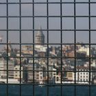 Galata hinter Gittern