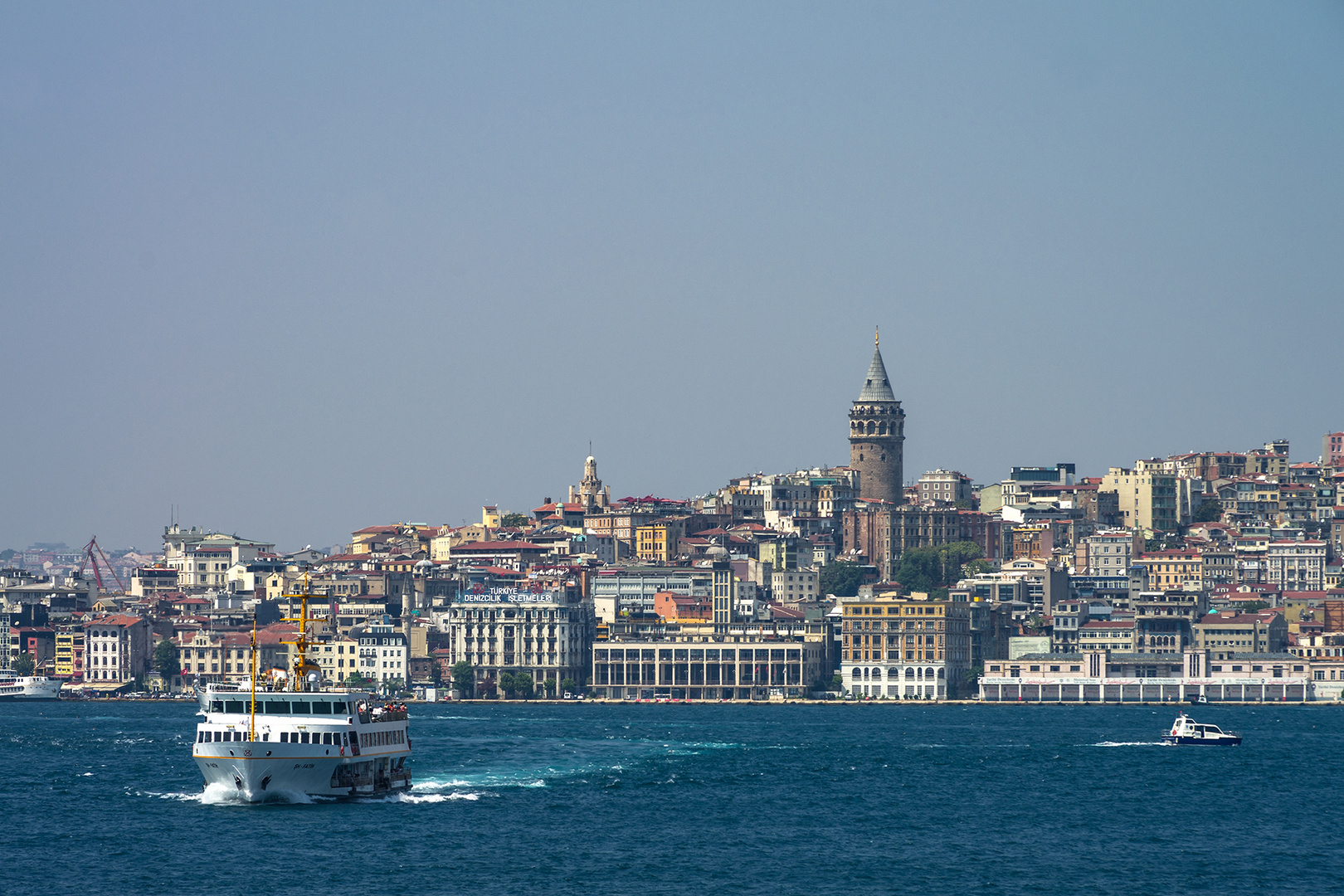 Galata Turm ...